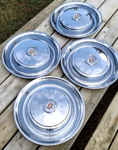 Cadillac (Set 4) Fleetwood Polished Wheel Covers Hubcaps 15" SUPER SHARP! RWD - Picture 1 of 20