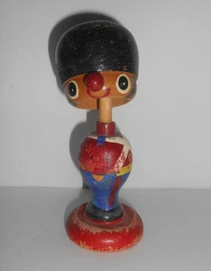 Vintage 5 Zoll Holzspielzeug Soldat Wackelkopf - Bild 1 von 8