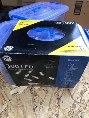 Cadena de luces LED GE 300, luces enchufables para árbol de Navidad exterior/interior Foto 1 de 4