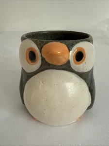Vintage Kotobuki PENGUIN Japan Pottery COFFEE MUG Cup - Japanese Stoneware Bird - Picture 1 of 8