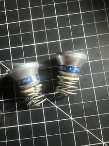 Juego de 2x Montajes Bombilla de Repuesto Lámpara Surefire p60 Genuina - Imagen 1 de 3