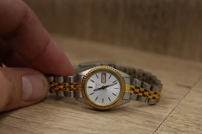 Reloj Pulsar Mujer Vintage 24mm Plata Oro Dos Tonos V783-0030 Batería Nueva 6.5" Foto 1 de 4