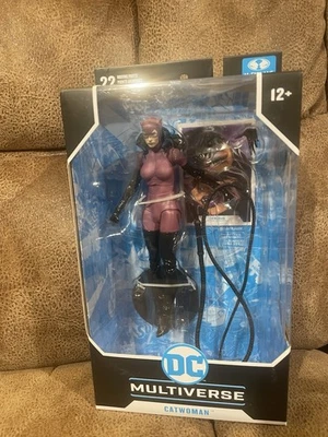 Figura de acción McFarlane DC Multiverse Batman Knightfall Catwoman 7" Foto 1 de 4