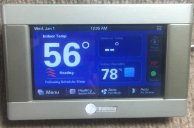 Trane Programmable WiFi Thermostat XL824 model TCONT824AS52DAA - Image 1 of 2