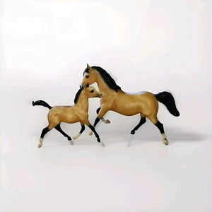Breyer traditionelle laufende Stute und Fohlen Karinthia #969 produziert 1996 Fohlen #970 - Bild 1 von 24
