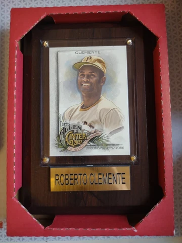 2022 Topps Allen & Ginter Roberto Clemente Pirates Wood Plaque Cover