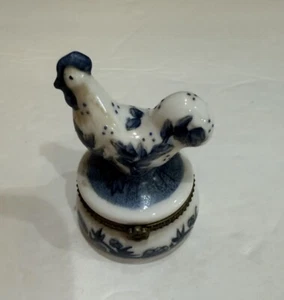 Vintage Roosted Chicken On Top Of  Trinket Box Hinged Lid 1.575 X 2.5 - Picture 1 of 7