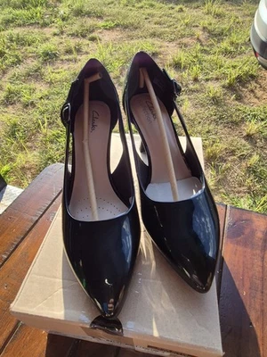 Zapatos de tacón Clarks Kataleyna 7,5 anchos descoloridos Foto 1 de 4