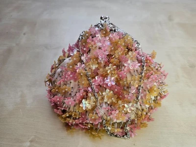 Small flower beaded handbag - Image 1 of 4