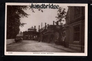Bletchley - Bahnhof außen - echte fotografische Postkarte - Bild 1 von 2