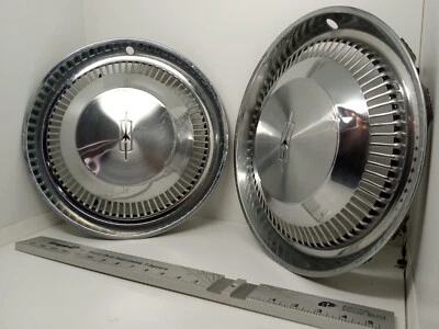 Oldsmobile Cutlass F85 Supreme 1971 tapacubos de 14" (2) cubiertas de rueda clásicas de colección Foto 1 de 4