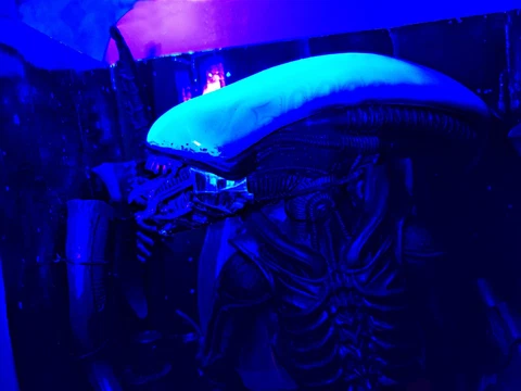 NeW NECA REEL TOYS 18" Original ALiEN Big Chap Figure UV GLOW Skull Mint Figure Cover