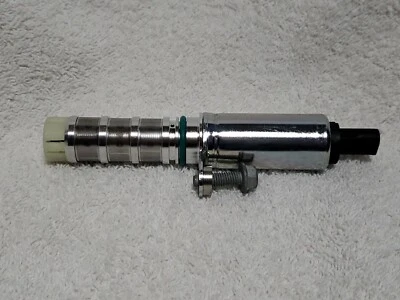 Engine Variable Valve Timing (VVT) Solenoid ACDelco GM# 12662736 - Image 1 of 4