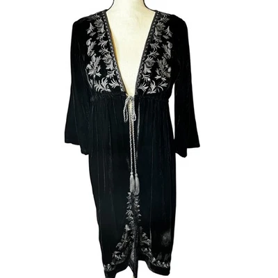 黑色天鹅绒刺绣波西米亚流苏口音晚会鸡尾酒会和服 — 第 1/4 张图片