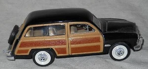 Escala 1:38: SS 5737: 1949 Ford Woody Wagon, negro/marrón, hecho en China - Imagen 1 de 5