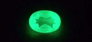 Vintage Uranium Glass Synthetic Green Spinel Loose Gemstone GLOWs 12.53cts Ring - Picture 1 of 14