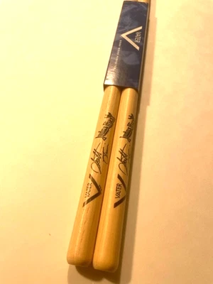 JUDAS PRIEST Scott Travis PAR de baquetas (dos baquetas)!!!!!!!!!!!!!!!! Foto 1 de 2