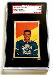 CARTOLINA LEO BOIVIN FIRMATA 1952-53 PARKHUST ROOKIE #34 SGC AUTENTICATA - Foto 1 di 1