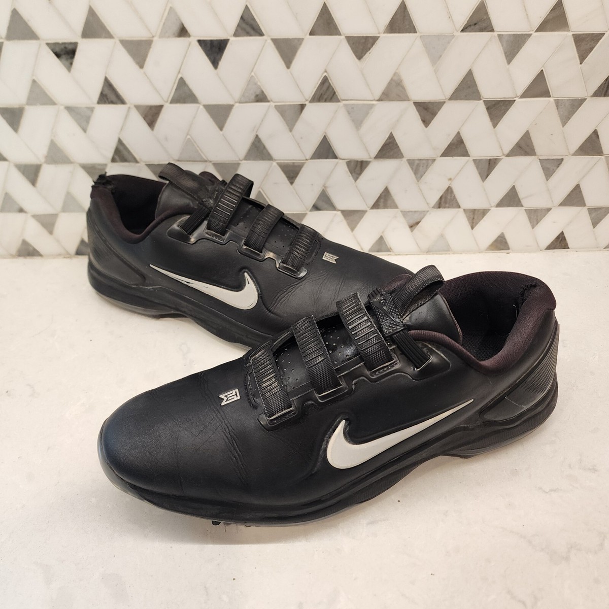 Nike Tiger Woods 71 FastFit Black for Sale | Authenticity Nike Tiger Woods 71 FastFit Black for Sale | Authenticity