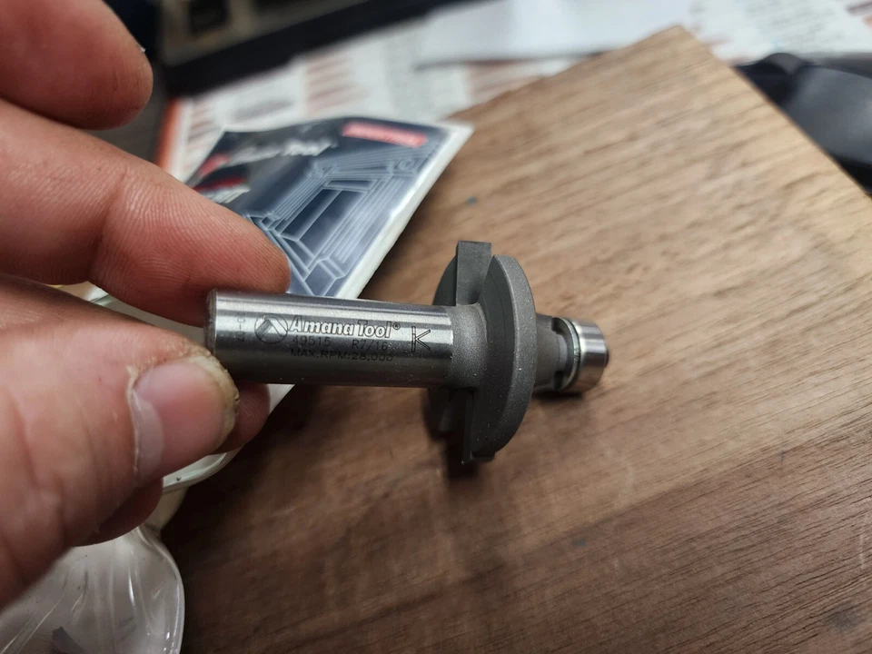 AMANA TOOL 49500 Carbide Tipped Router Bit 3/16 Rad /8 Dia /2 /4" Shank
