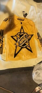 Camiseta deportiva de hockey Adidas NHL 2024 All Star talla 50 amarilla - Imagen 1 de 4