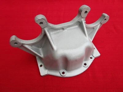 Reconditioned OEM Early Rear Differential Cover V3135 Triumph TR4A TR250 TR5 TR6 - Image 1 of 4