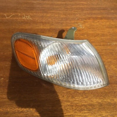 1998-2000 Toyota Corolla passageiro direito luz de seta fabricante de equipamento original (H17) - Imagem 1 de 4