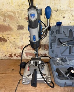 DREMMEL MULTITOOL WITH STAND, FLEXI DRIVE, LOADS OF TOOLS-WOLFCRAFT VICE ECT. - Picture 1 of 7