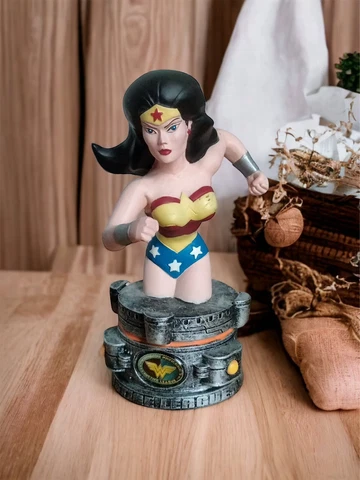 DC COMICS JUSTICE LEAGUE WONDER WONDER FIGURINE BY MONOGRAM 4.5" Cover