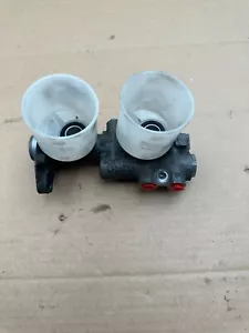 88-91 CORVETTE C4 BRAKE MASTER CYLINDER 10157996, 10097700 - Picture 1 of 4