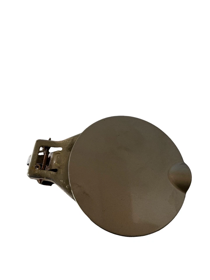 99 00 01 02 03 04 05 06 07 CHEVY SILVERADO 1500 Fuel Tank Lid Cap Cover Door - Image 1 of 4