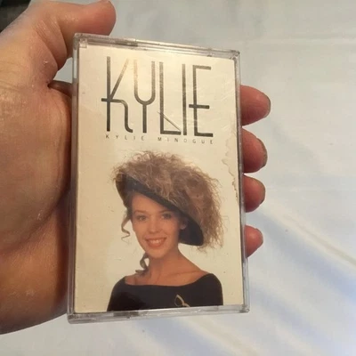 KYLIE Kylie Minogue Cassette Tape 1988 Geffen Records USA Pop Soul R&B - Imagem 1 de 4