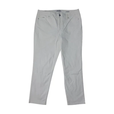 Pantalón corto Nine West para mujer Gramercy calce ajustado con bolsillos Foto 1 de 3