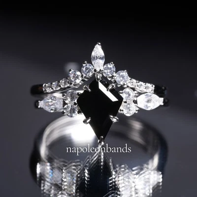 Anillo de compromiso para mujer estilo diamante plata esterlina talla cometa de ónix negro Foto 1 de 4