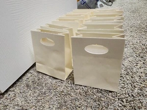NUEVO 12 Bolsas de Regalo de Color Crema Sello Fiestas Navidad Fiesta DULCES 5 X 4 X 2 - Imagen 1 de 5