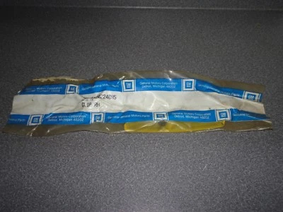 Nuevo clip de moldura de carrocería GM G RH 20224695 1985-1988 Oldsmobile Cutlass 2 puertas NOS Foto 1 de 3