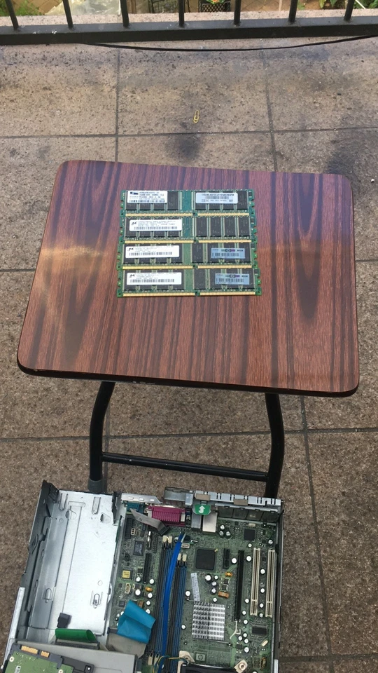 1GB SET - SMT 256MB X 4 PC3200U DDR DESKTOP MEMORY - 4 PIECES @ 256MB EACH - Image 1 of 3