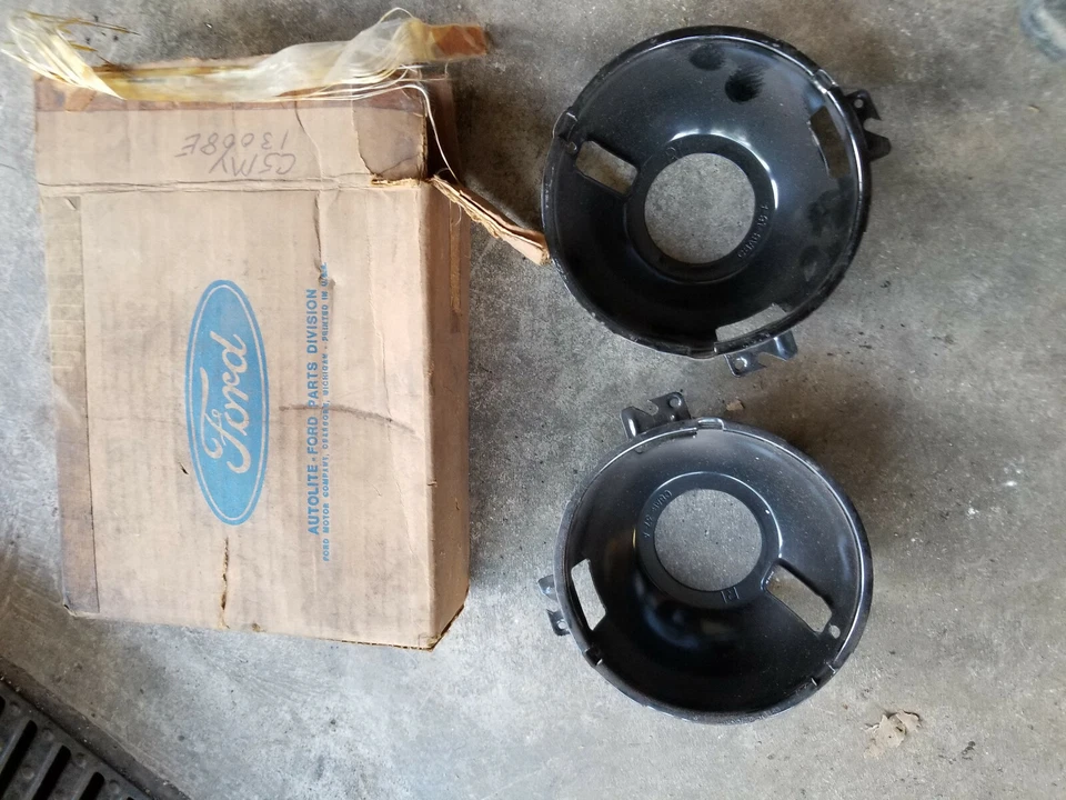 NOS FORD C5MY-13008-E MERCURY 1965 MONTCLAIR RH HEADLIGHT ASSEMBLY KIT - Image 1 of 4
