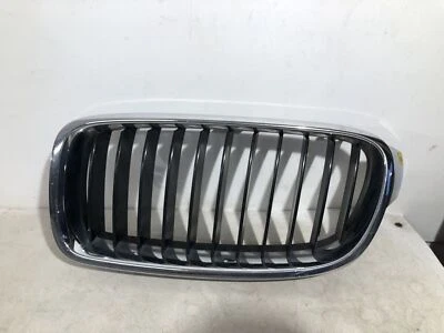 2012-2015 BMW 328i Front Grille OEM - Изображение 1 из 4