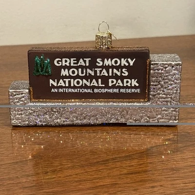 Navidad del Viejo Mundo GRAN AHUMADO MTNS. PARQUE NACIONAL (36189) Adorno SIN Caja Foto 1 de 4