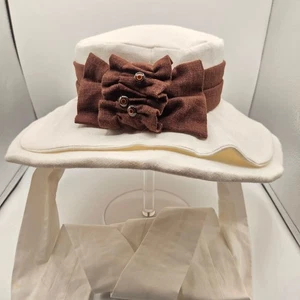 Sombrero para mujer Maggie Mae Derby blanco marrón elegante - Imagen 1 de 10