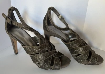 Sandalias de vestir Antonio Melani para mujer 8,5 grises de gamuza con tiras de tacón alto brillantes Foto 1 de 4