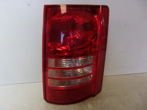 2008 2009 2010 Chrysler Town & Country Passenger RH Tail Light OEM - Picture 1 of 7