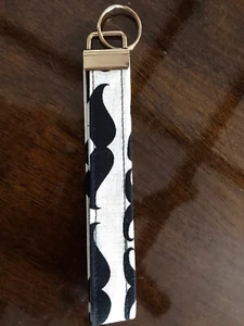 Schnurrbart Schlüsselanhänger, Key Fob Armband Neu - Bild 1 von 1