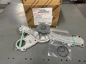 Genuine Toyota Engine Water Pump 16100-09442 - Picture 1 of 5