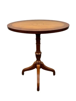 Ethan Allen Townhouse Occasional Side Accent Table - Image 1 of 4
