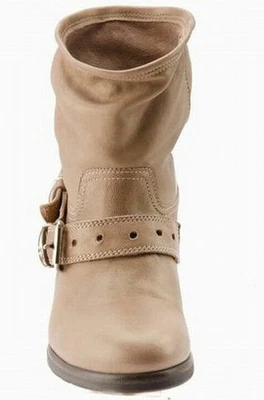 UGG Size COLLECTION ARIA LEATHER BOOT SIZE: 9.5 - Image 1 of 4