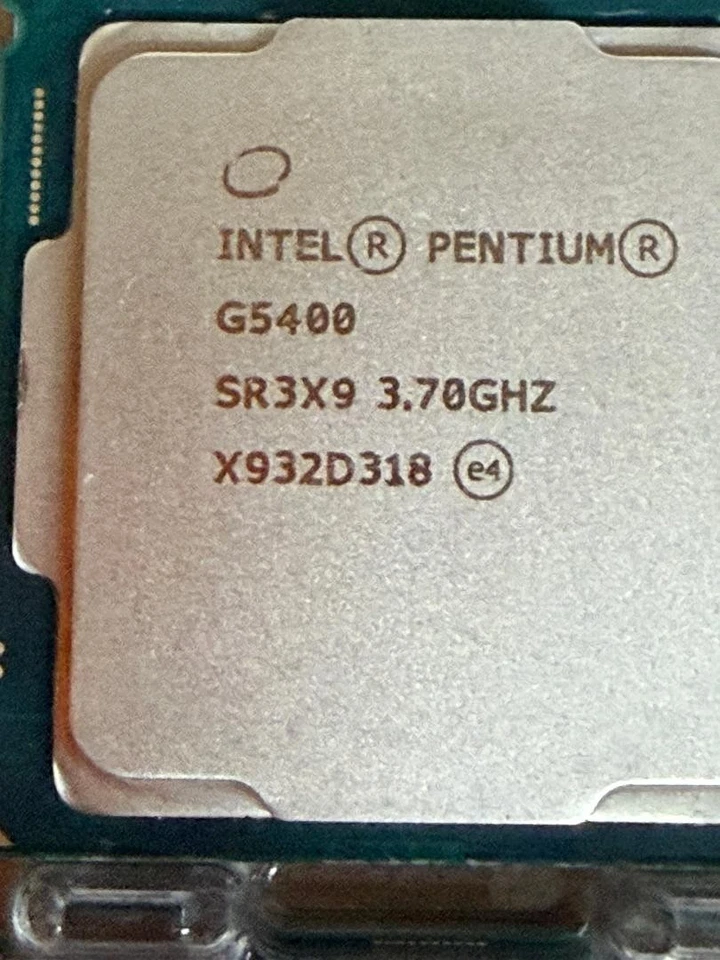Lote de 3 Intel Pentium G5400 SR3X9 - Imagem 1 de 1