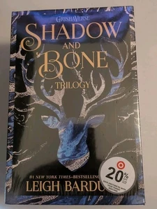 The Shadow and Bone Trilogy Boxed Set Hardcover Leigh Bardugo NEW Fast Shipping  - Imagen 1 de 9
