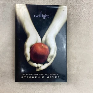 Twilight (The Twilight Saga, Book 1) Hardcover by Stephenie Meyer - Picture 1 of 3